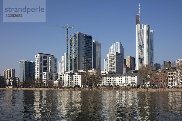 Skyline  Mainufer  Frankfurt am Main  Hessen  Deutschland  Europa