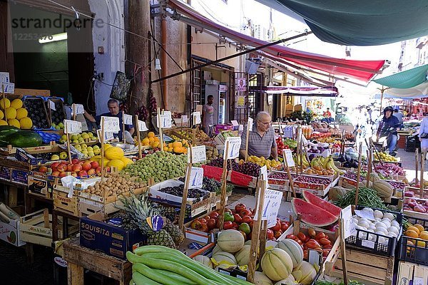 Obst- und Gemüsemarkt Ballaro-Markt  Mercato di Ballaro  Palermo  Sizilien  Italien  Europa