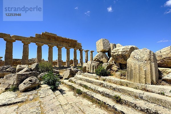 Tempelruine  Tempel C  Apollo-Tempel  archäologische Stätte  Selinunt  Provinz Trapani  Sizilien  Italien  Europa