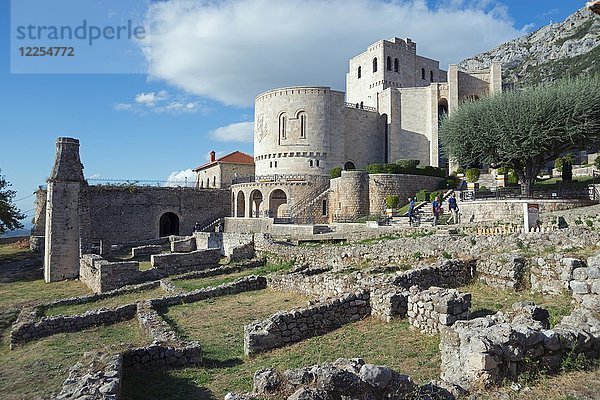 Skanderbeg-Museum  Festung  Kruja  Albanien  Europa