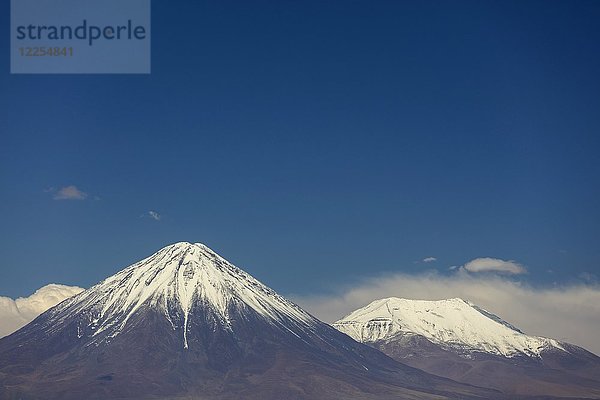 Schneebedeckter Vulkan Sairecabur  San Pedro de Atacama  Region de Antofagasta  Chile  Südamerika