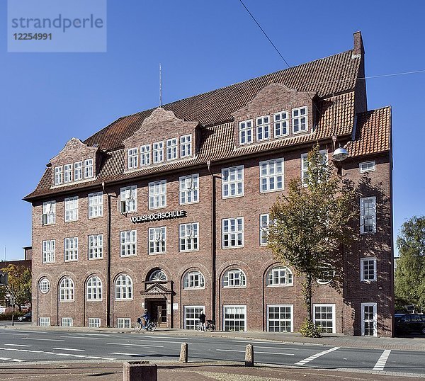 Ehemalige Berufsschule  heute Volkshochschule  Cuxhaven  Niedersachsen  Deutschland  Europa