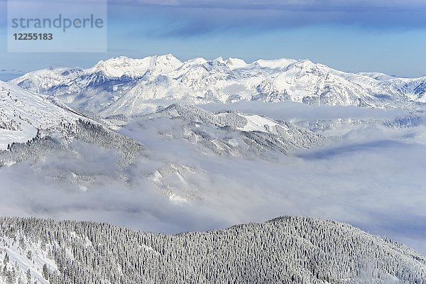 Berglandschaft  Rofangebirge mit Schnee  Tirol  Österreich  Europa