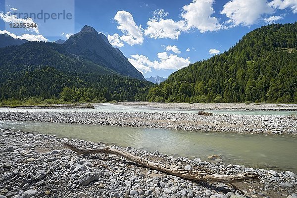 Abzweigung Johannestal ins Rißtal bei Hinterriß  Karwendelgebirge  Tirol  Österreich  Europa
