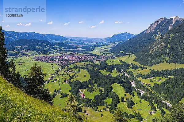 Panorama vom Himmelschrofen  1790m  ins Illertal und nach Oberstdorf  Allgäuer Alpen  Allgäu  Bayern  Deutschland  Europa