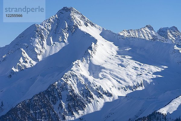 Berg Ahornspitze im Winter  Zillertaler Alpen  Mayrhofen  Zillertal  Tirol  Österreich  Europa