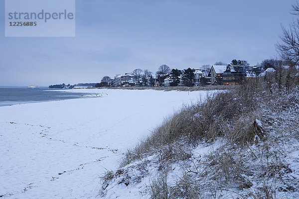 Schnee an der Ostseeküste  Niendorf  Timmendorfer Strand  Lübecker Bucht  Schleswig-Holstein  Deutschland  Europa