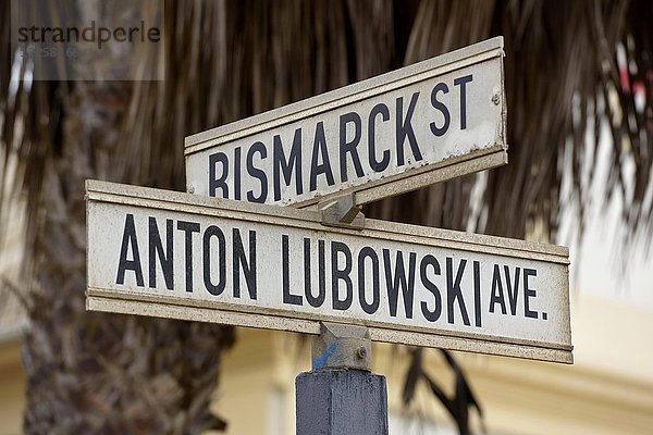 Deutsches Straßenschild  Bismarck Straße  Swakopmund  Erongo-Region  Namibia  Afrika