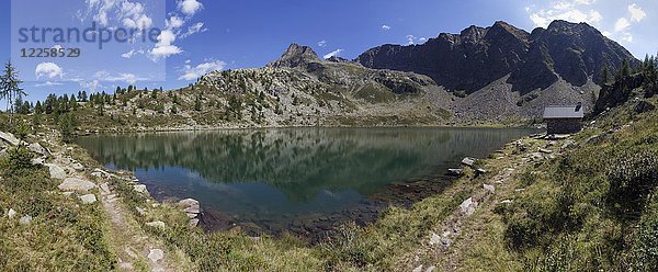 Bergsee Lago di Mognola  Panorama  Fusio  Tessin  Schweiz  Europa