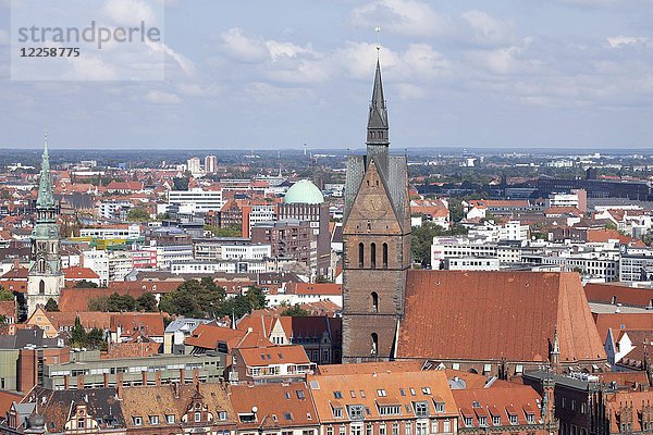 Stadtzentrum mit Marktkirche  Blick vom Rathausturm  Hannover  Niedersachsen  Deutschland  Europa