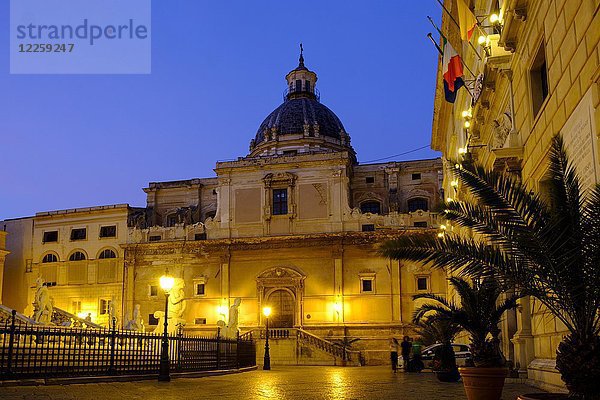 Chiesa Santa Caterina in der Abenddämmerung  Piazza Pretoria  Palermo  Sizilien  Italien  Europa