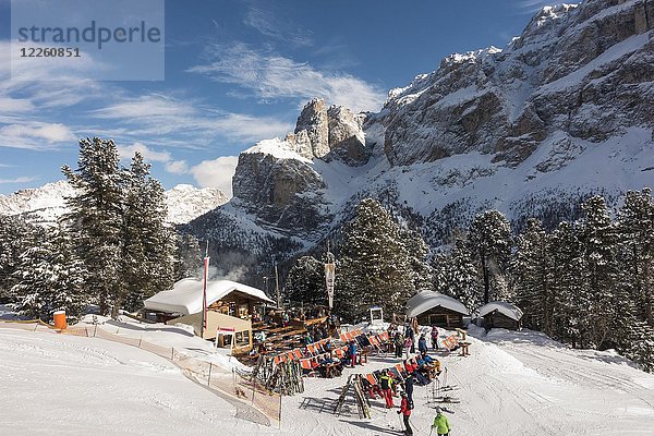 Berggasthof Rifugio Sole'  Skigebiet Sellaronda  im hinteren Sellamassiv  Gemeinde Wolkenstein  Südtirol  Südtirol  Italien  Europa