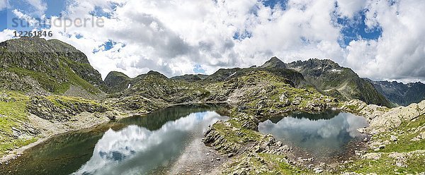 Zwei kleine Seen im Klafferkessel  Schladminger Höhenweg  Schladminger Tauern  Schladming  Steiermark  Österreich  Europa