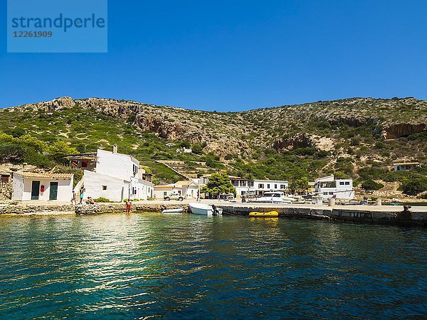 Hafen von Cabrera  Colònia de Sant Jordi  Parque Nacional de Cabrera  Cabrera-Nationalpark  Cabrera-Archipel  Mallorca  Balearen  Spanien  Europa