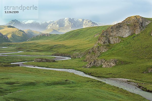 Eki-Naryn-Schlucht mit Naryn-Fluss  Berglandschaft  Region Naryn  Kirgisistan  Asien