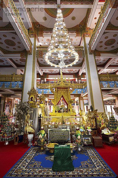 Wat Nong Waeng Temple  Altar in der neunstöckigen Stupa Phra Mahathat Kaen Kakhon  Khon Kaen  Isan  Thailand  Asien
