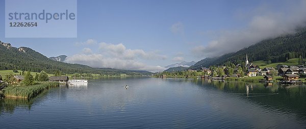 Blick über den Weissensee  Techendorf  Kärnten  Österreich  Europa