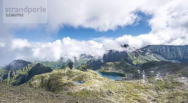 Blick vom Gipfel des Greifenbergs auf die Seen im Klafferkessel  Schladminger Höhenweg  Schladminger Tauern  Schladming  Steiermark  Österreich  Europa