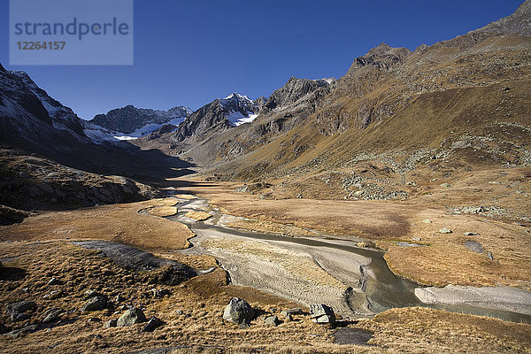 Österreich  Tirol  Stubaital  Hohes Moos im Morgenlicht