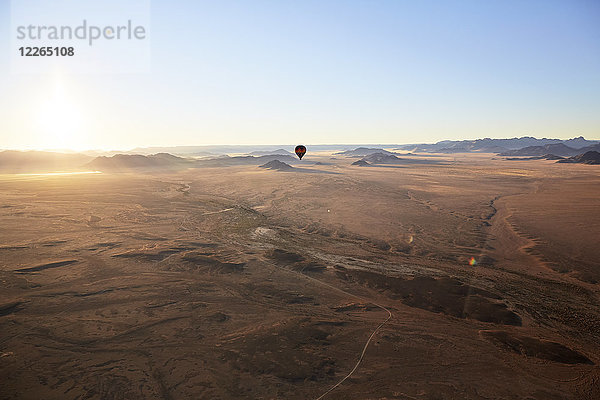 Afrika  Namibia  Namib-Naukluft Nationalpark  Sossusvlei  Kulala Wilderness Reserve  Luftballon