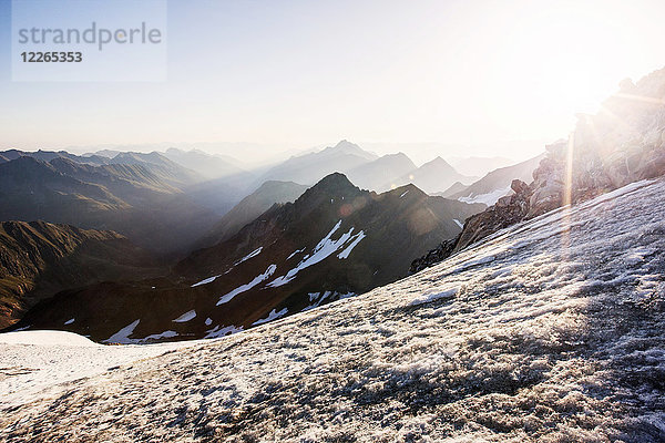 Österreich  Tirol  Stubaital  Stubaier Alpen  Blick von Wilder Pfaff bei Sonnenaufgang