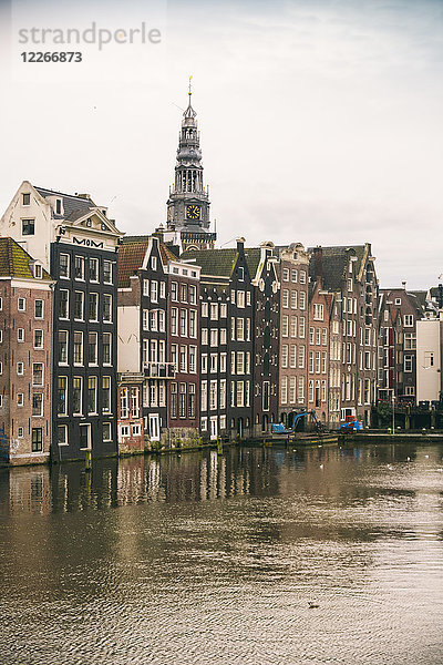 Niederlande  Holland  Amsterdam  Kanal und Häuser