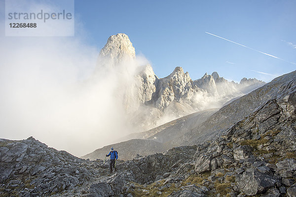 Szenerie mit Berggipfel  Naranjo de Bulnes  Pico Uriellu  Picos de Europa  Asturien  Spanien