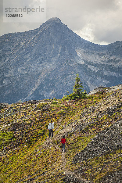 Wanderausflug von Vater und Sohn  Merritt  British Columbia  Kanada