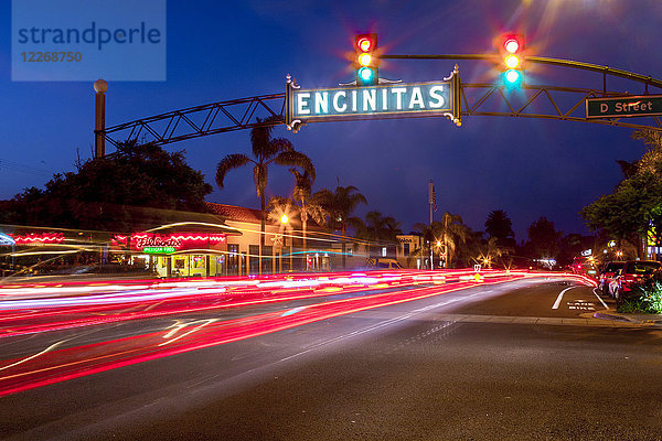 Berühmtes Encinitas-Schild bei Nacht  Encinitas  Kalifornien  USA