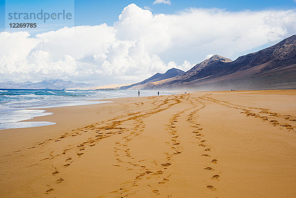 Fußabdrücke am Strand  Corralejo  Fuerteventura  Kanarische Inseln