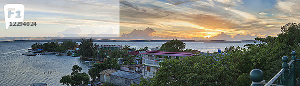 Panoramablick auf die Bucht von Cienfuegos  Kuba