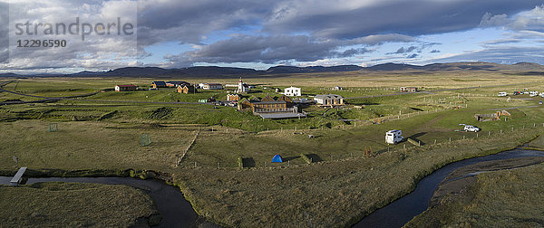Panoramablick auf das Dorf gegen den Himmel  Mývatn  Island