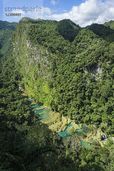 Wunderschöne Naturkulisse mit Luftaufnahme von Semuc Champey  Guatemala