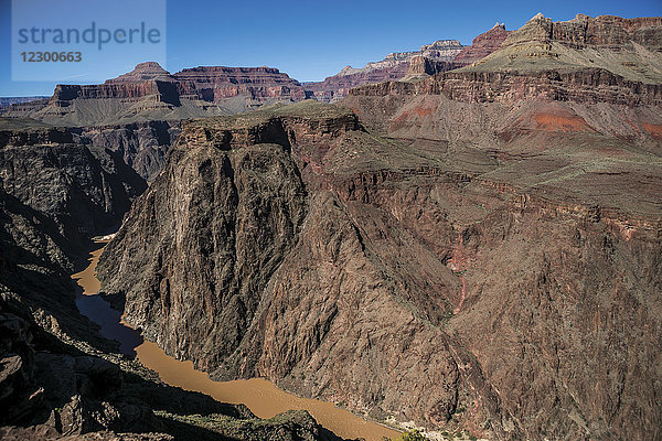 Der Colorado River fließt durch den Grand Canyon  Arizona  USA