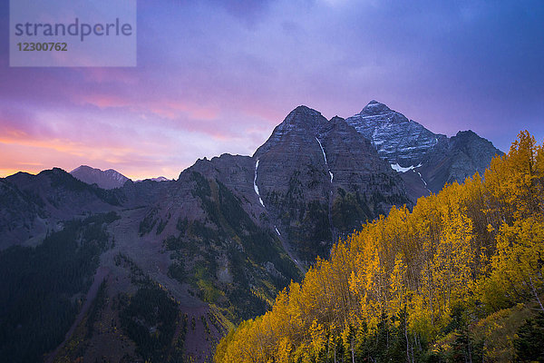 Landschaft mit Pyramid Peak  Maroon Bells Wilderness  Aspen  Colorado  USA