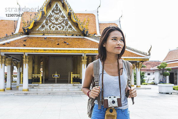 Thailand  Bangkok  Touristenportrait mit Kamera
