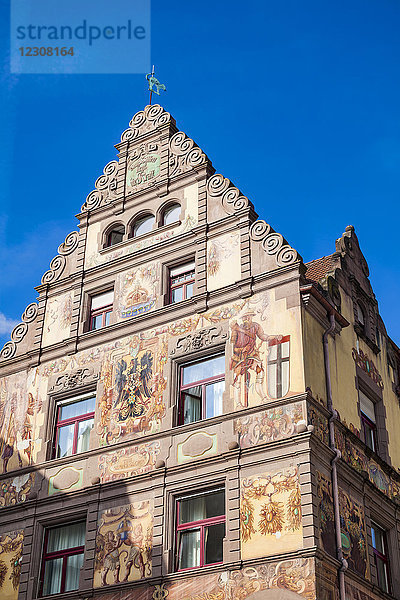 Deutschland  Baden-Württemberg  Konstanz  Altstadt  Fassade Hotel Graf Zeppelin  Freskenmalerei