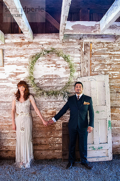 Hochzeit des tausendjährigen Paares in der Scheune