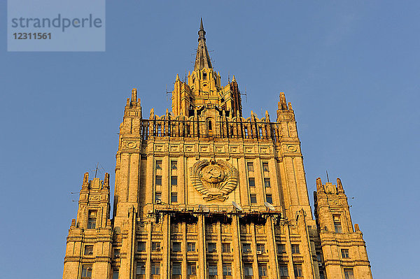 Russland  Moskau  Dach eines gotischen stalinistischen Wolkenkratzers