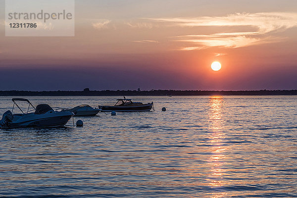 Frankreich  Gironde  Arcachon  Sonnenuntergang auf dem Meer
