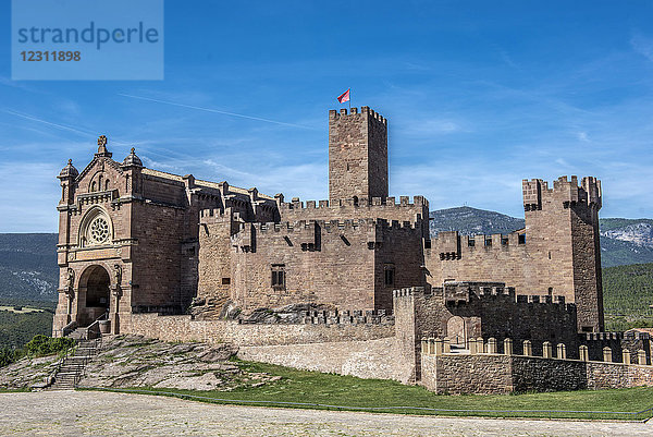 Spanien  Autonome Gemeinschaft Navarra  Burg von Xavier  Jakobsweg