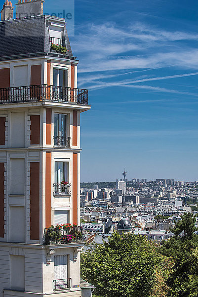 Frankreich  Ile de France  Paris  18. Bezirk  Gebäude in Montmartre  auf dem Dach der Stadt