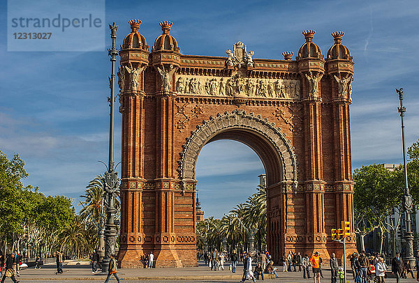 Spanien  Katalonien  Barcelona  Passeig de Lluis Unternehmen  Arc de Triomf von Josep Vilaseca i Casanovas