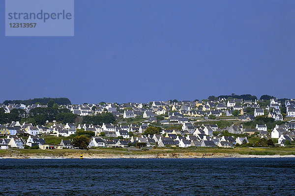 Frankreich  Bretagne  Finistere  Häuser am Meeresufer  Audierne