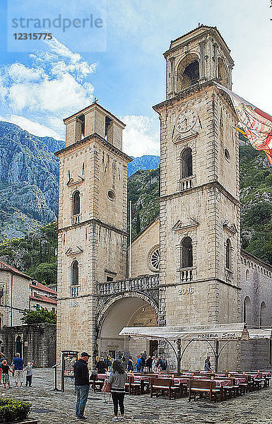 Europa  Montenegro  Kotor Stadt  St. Tripun Platz  St. Tripun Kathedrale