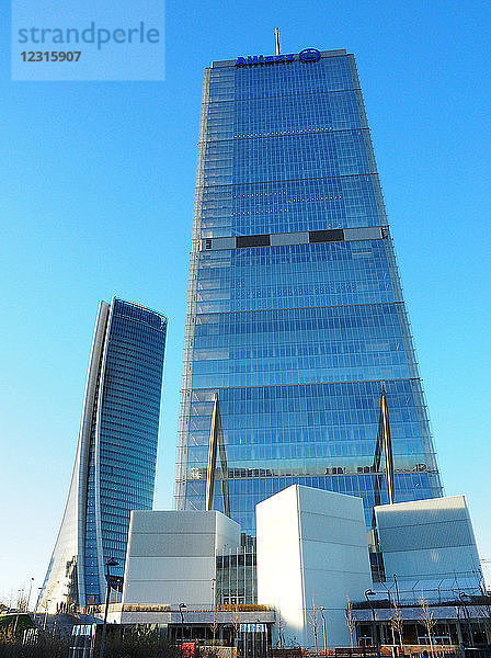 Europa. Italien  Lombardei   Mailand   Wolkenkratzer im Stadtteil Citylife  Arata Isozaki Turm   Allianz Tower