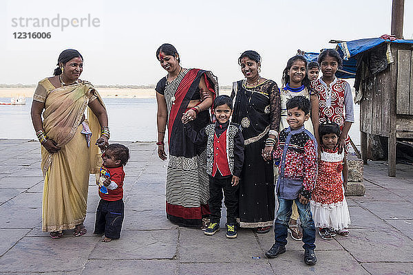 Indien  Varanasi  das tägliche Leben am Ganges