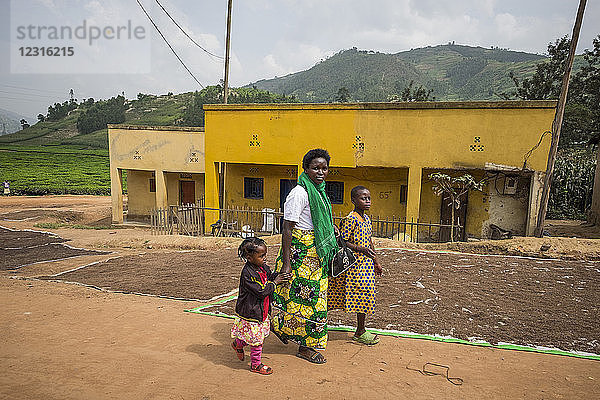 Ruanda  Umgebung von Byumba  tägliches Leben