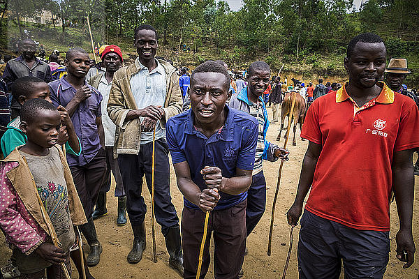 Ruanda  Umgebung von Cyangugu  Kuhmarkt