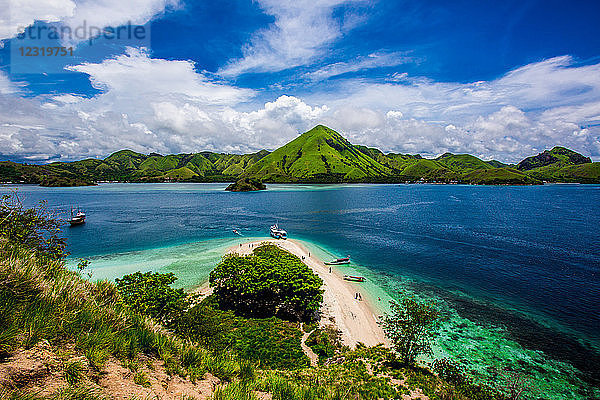 Blick von der Spitze der Insel Kelor  Indonesien  Südostasien  Asien